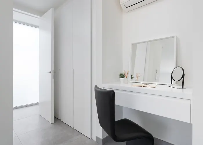 Superior 1 - Casangular By Upper 아데제