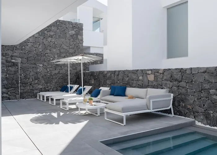 Superior 1 - Casangular By Upper * 아데제